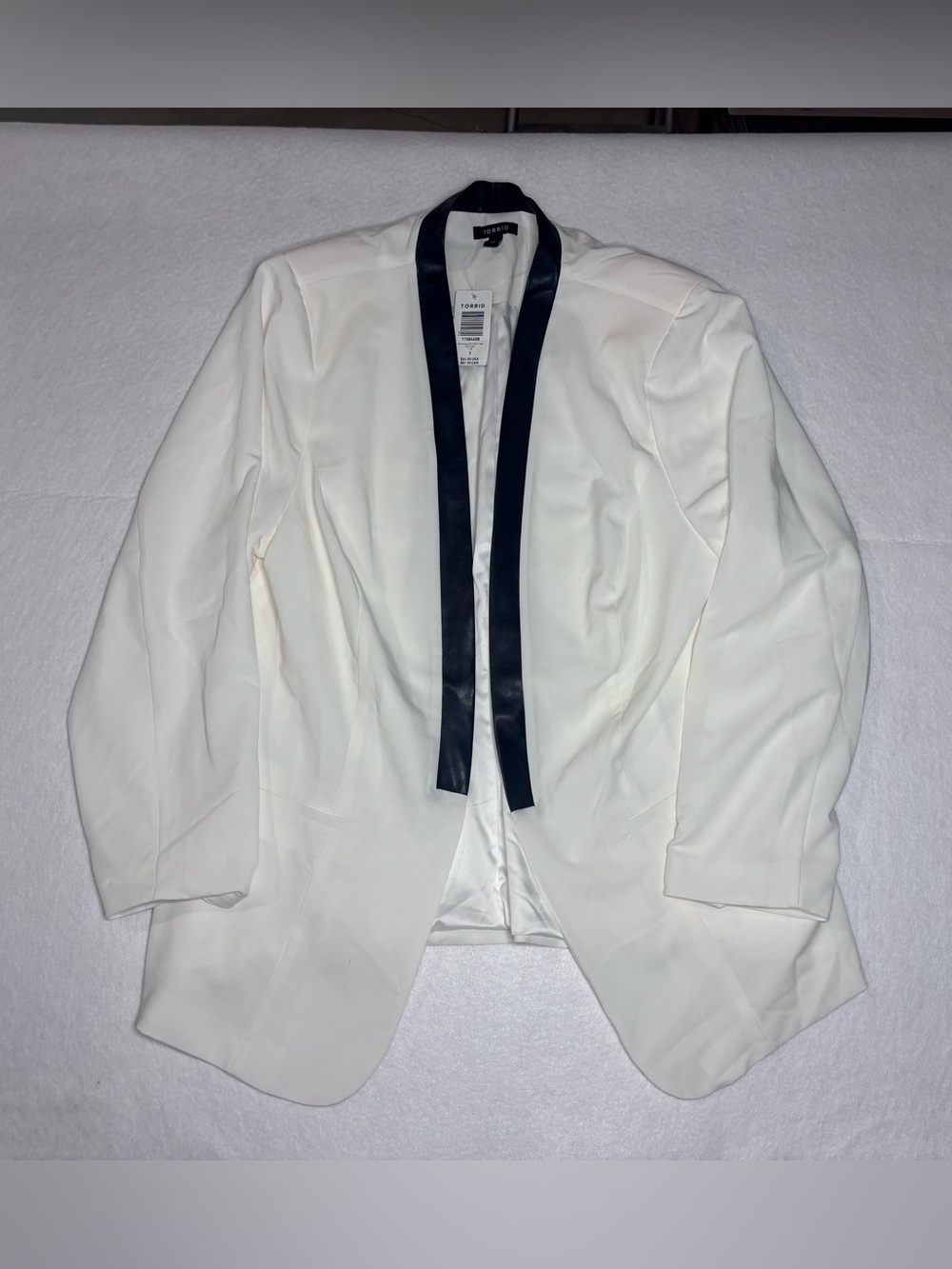 Woman’s Torrid Size 3 White Blazer with Black Trim NWT
